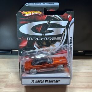Hot Wheels '71 Dodge Challenger Toy Car - Orange